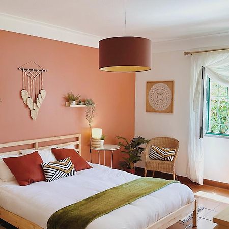 Coastal Garden Paradise Retreat- 6 Min From The Beach Charneca  Esterno foto