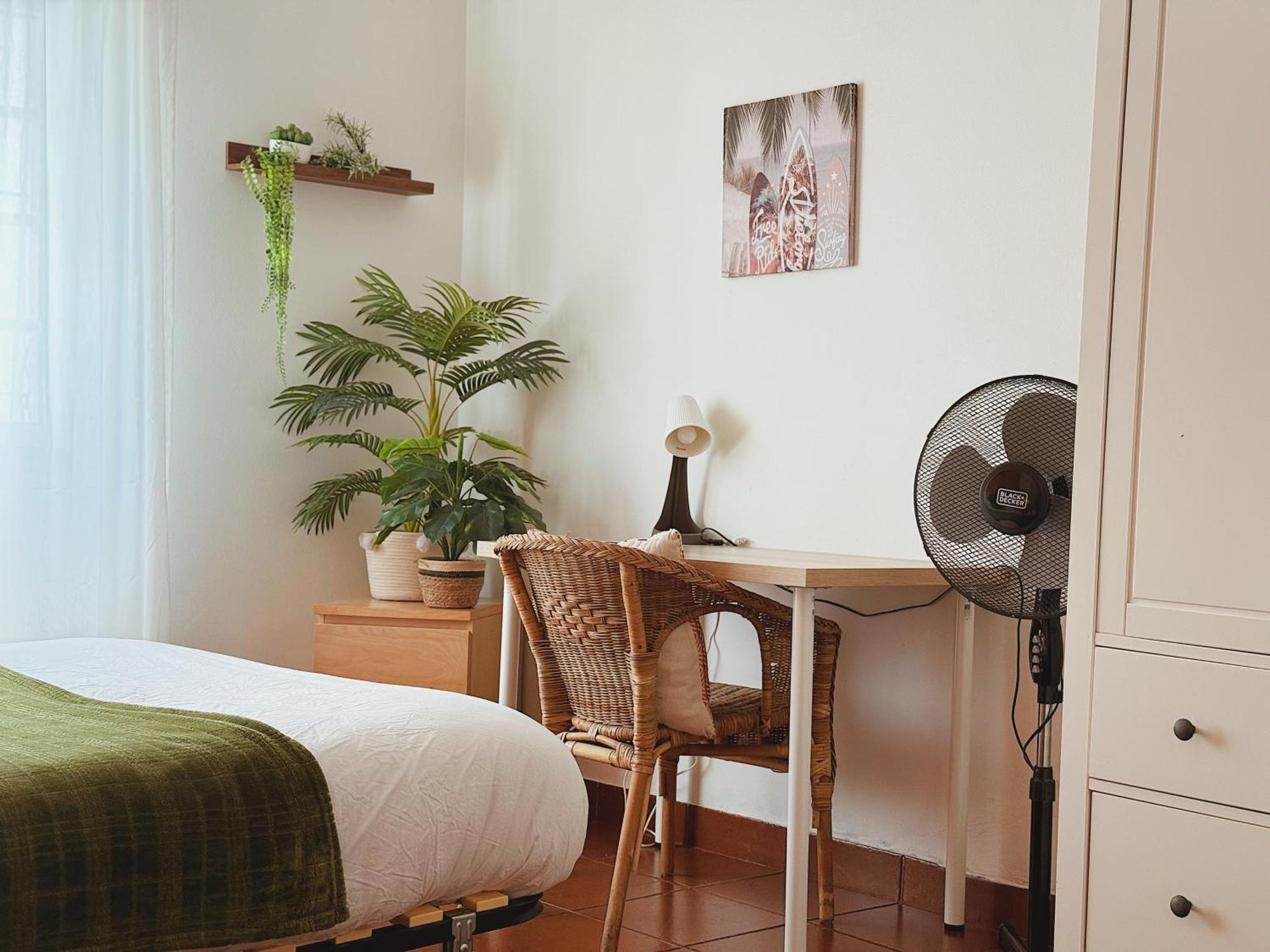 Coastal Garden Paradise Retreat- 6 Min From The Beach Charneca  Esterno foto
