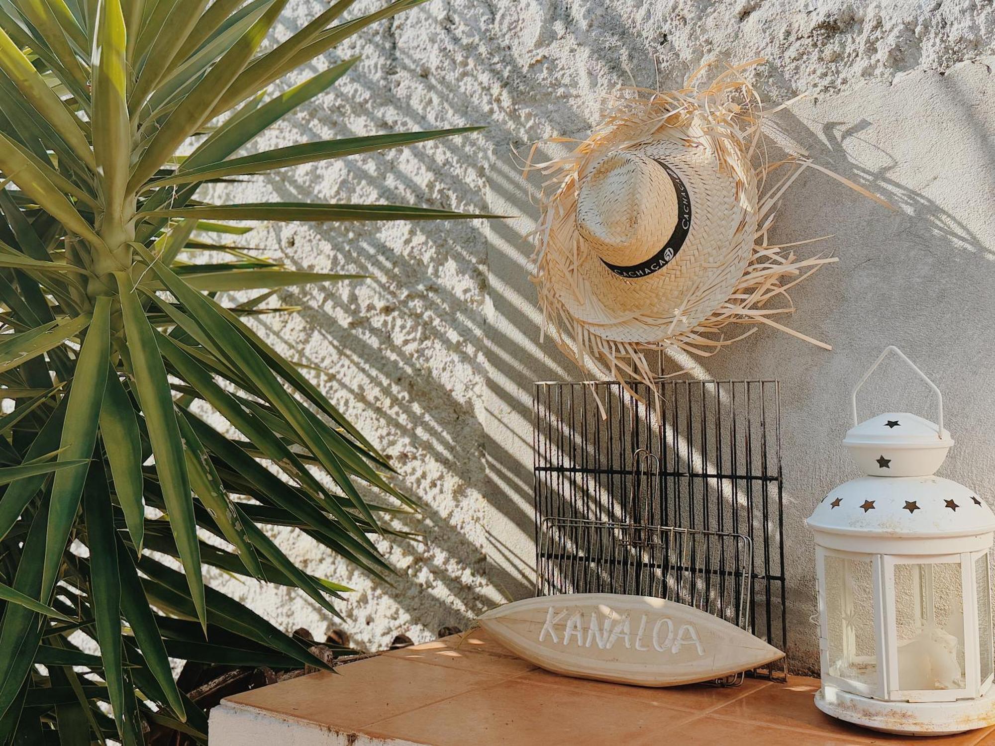 Coastal Garden Paradise Retreat- 6 Min From The Beach Charneca  Esterno foto